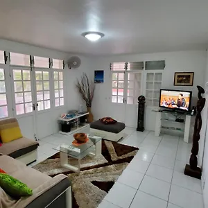  Hébergement de vacances Iguanina120m2-wifi-300m Plage-4 Pers